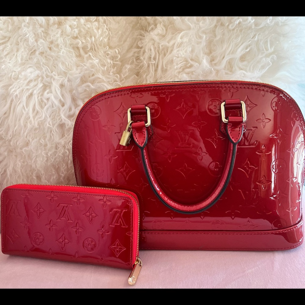 LV Red Patent Leather Handbag & Matching Wallet - Not Authenticated - EUC